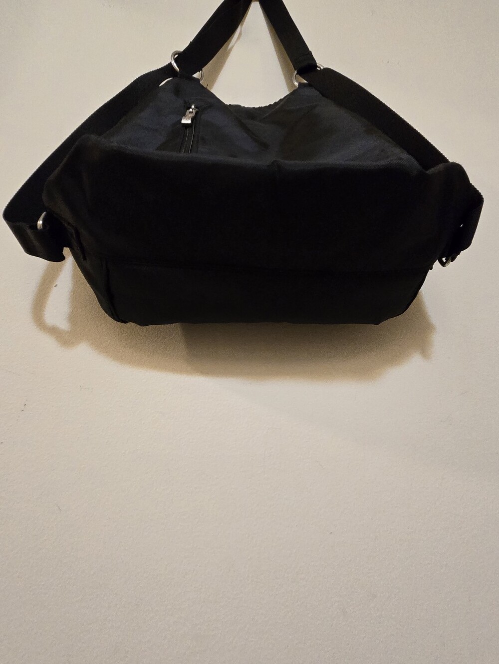 Black Baggallini Backpack Bag with Silver Turn-Lock Closure - Picture 3 of 12